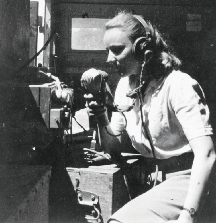 קשרית בפלמ&quot;ח. צילום: אתר תמונות הפלמ&quot;ח