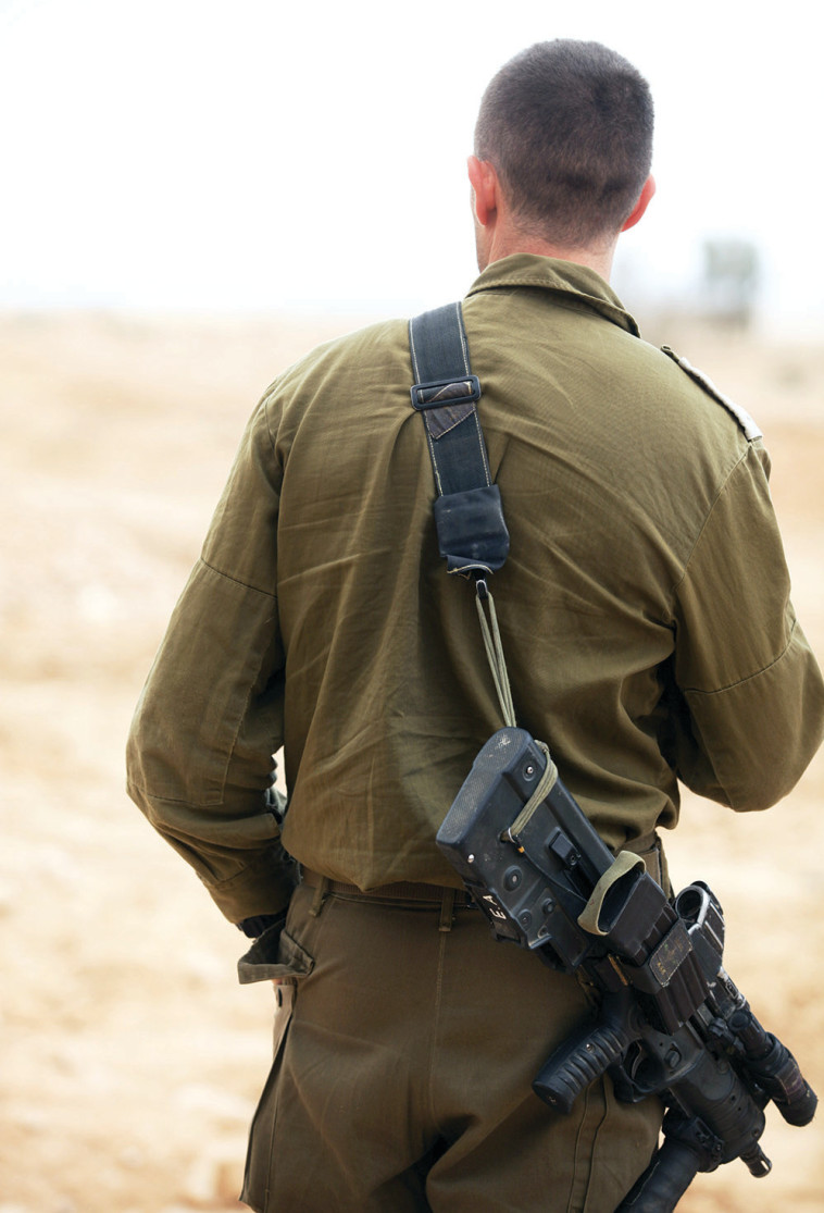 רס"ן ערן. "מנהרה היא עבודת כפיים מרשימה". צילום: אריאל בשור רס"ן ערן. "מנהרה היא עבודת כפיים מרשימה". צילום: אריאל בשור