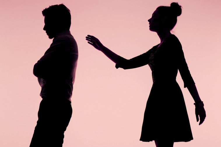 תפס את אמא שלו עם אשתו במיטה. אילוסטרציה: אינגאימג