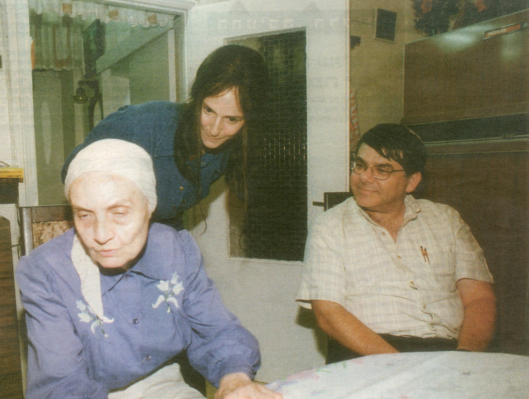 &quot;האמינה בצדקת התנהגותה&quot;. המפגש בין שוכמכר ובן דוד ב-1997. צילום: ראובן קסטרו וברקאי וולפסון