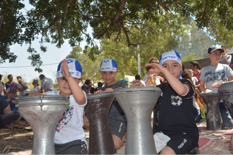 מטיילים בצפון. צילום: אוצרות הגליל