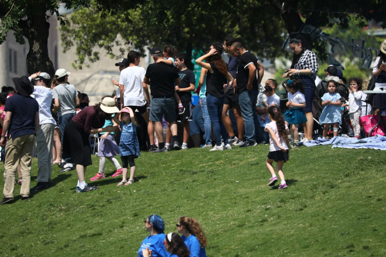 חוגגים בגן סאקר, צילום: יצחק קלמן TPS