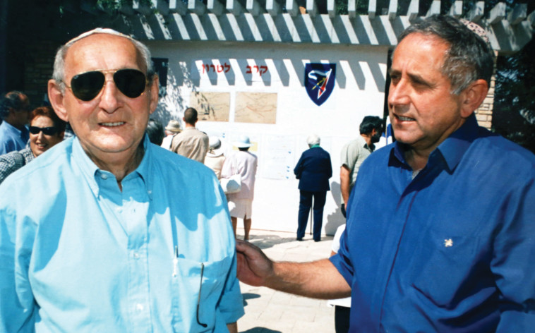 דובדבני ומונדק המחלץ. צילום: אריאל בשור, חמד אלמקת דובדבני ומונדק המחלץ. צילום: אריאל בשור, חמד אלמקת