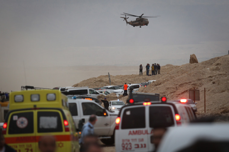 כוחות ההצלה באזור נחל צפית. צילום: הדס פרוש, פלאש 90