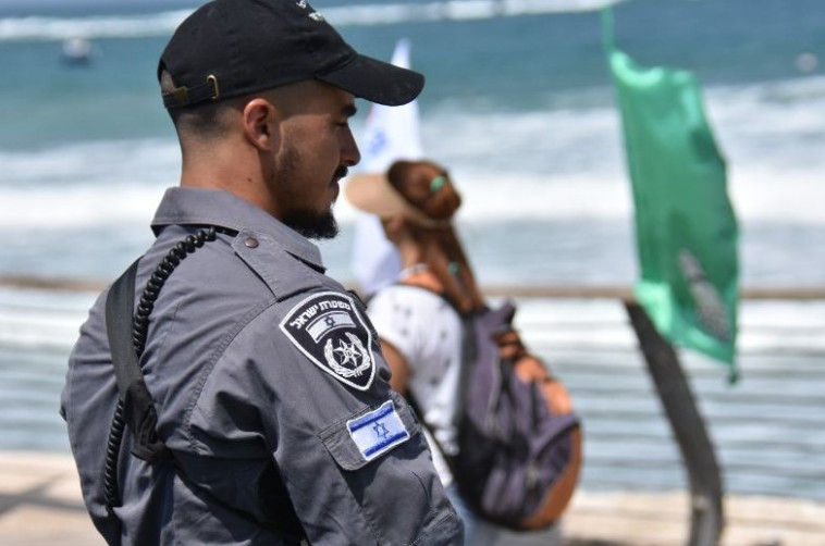 שוטר סיור. צילום אילוסטרציה: דוברות המשטרה שוטר סיור. צילום אילוסטרציה: דוברות המשטרה