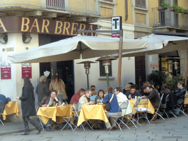 ריכוז של מסעדות וברים. רובע בררה. צילום: אינג'  אימג' 
