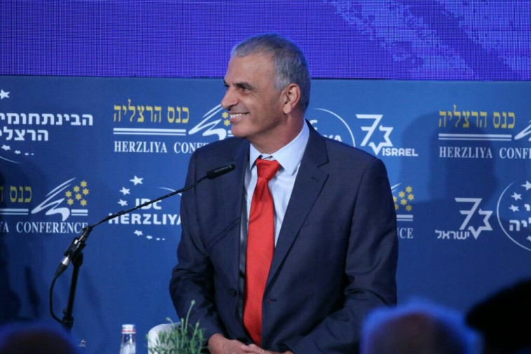 משה כחלון. חשש מחריגה ביעד הגירעון. צילום: אבשלום ששוני