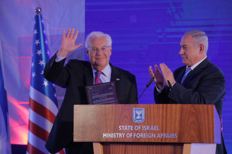 נתניהו עם פרידמן. &quot;מנהיג נפלא&quot;. צילום: הלל מאיר/TPS