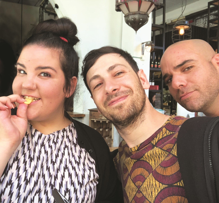 &quot;השיר המטורף, הכריזמה שלה, הבמה, הלבוש, כל זה יחד גרם לה לזכות&quot;. בצלאלי, צבר וברזילי. צילום פרטי