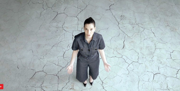 רננה רז בקמפיין המים. צילום מסך