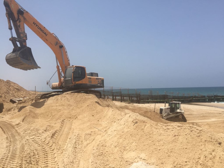 עבודות המכשול הימי בגבול הרצועה, צילום: דוברות משרד הביטחון עבודות המכשול הימי בגבול הרצועה, צילום: דוברות משרד הביטחון
