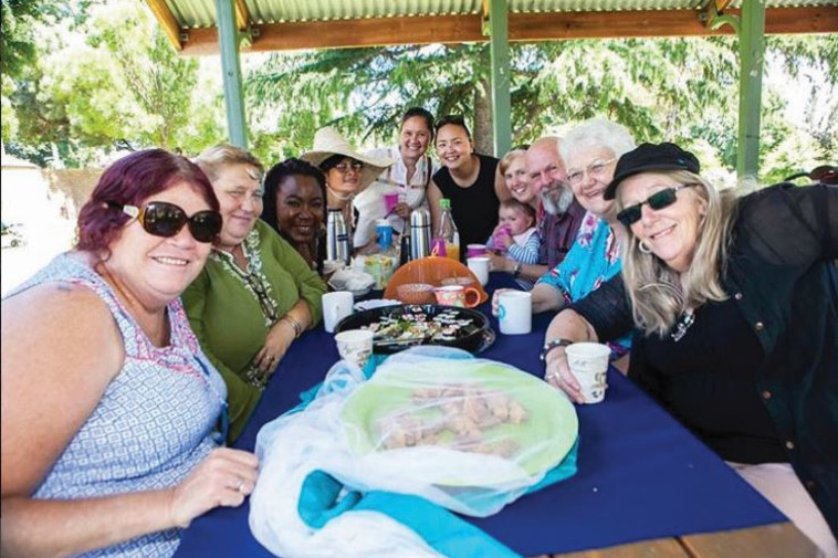 יום השכן הבינלאומי. צילום: אנסטגרם