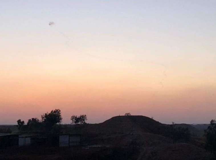 יירוט אחת הרקטות שנורו מהרצועה. צילום: רשתות ערביות