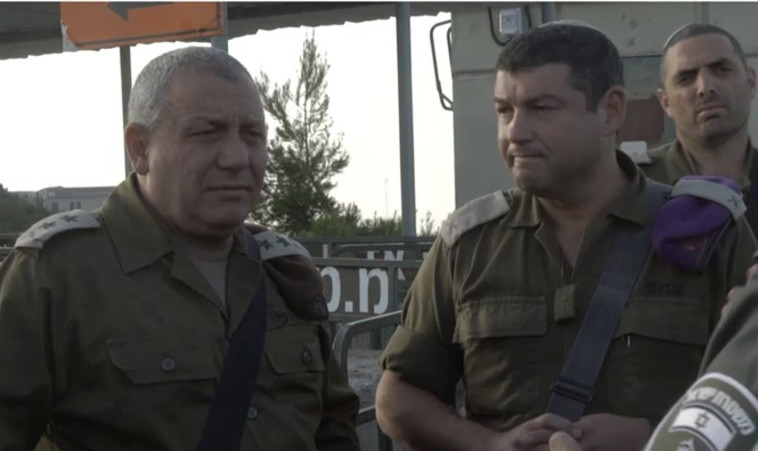 תא&quot;ל עופר וינטר לצד הרמטכ&quot;ל גדי איזנקוט. צילום: דובר צה&quot;ל