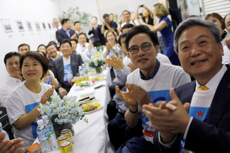 אושר בקוריאה הדרומית. צילום: רויטרס