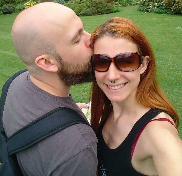 בזכות טיפול ובן זוג תומך היא הצליחה להגיע אל היעד הנחשף. איימי גולדהיל ובן הזוג