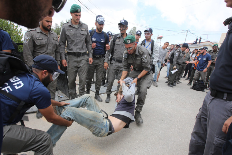 הפינוי בנתיב האבות. צילום: מרק ישראל סלם 