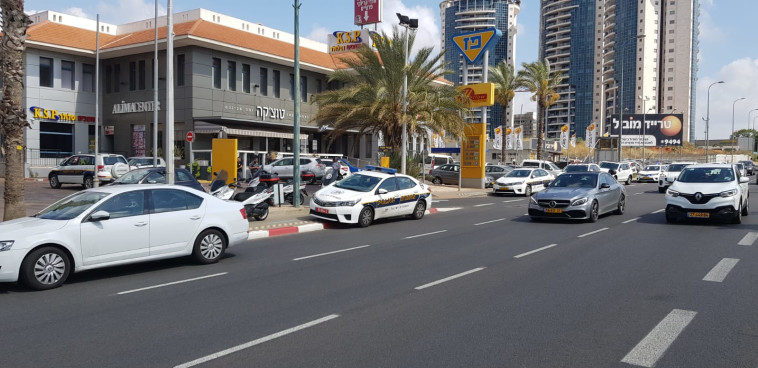 זירת הירי בפתח תקווה. צילום: אלון חכמון