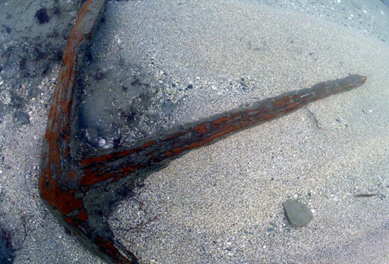 הצליחו למצוא אוצרות במקום בו לא נמצא דבר מעולם. בתמונה: העוגן שחולץ מהמעמקים