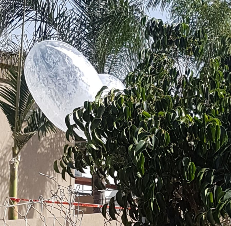 בלון נפץ בעוטף עזה. צילום: דוברות המשטרה