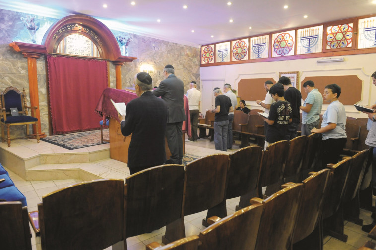 &quot;דווקא ארדואן שיפץ את בתי הכנסת, ולא המפלגות החילוניות, אז יש פה סוג של דילמה&quot;. בית כנסת בטורקיה. צילום: ראובן קסטרו