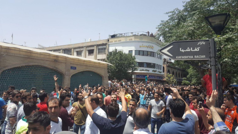 הפגנת הסוחרים בטהרן. צילום: רשתות חברתיות