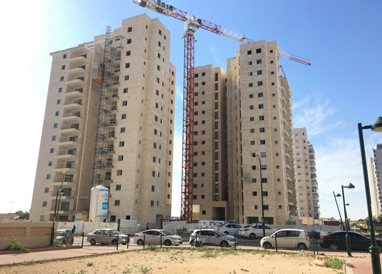 האלוף אלון. קרוב לשולחן מקבלי ההחלטות. צילום:  יוסי זמיר, פלאש 90 