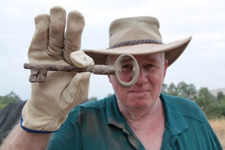  מפתח שנמצא בחפירות. צילום: חנן שפיר 