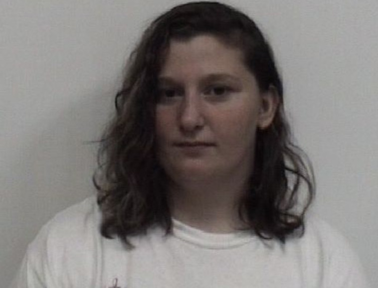 נשכה את בן הזוג בצוואר ובגופו כי העביר לה ערוץ. אבי ניקול סונדרס