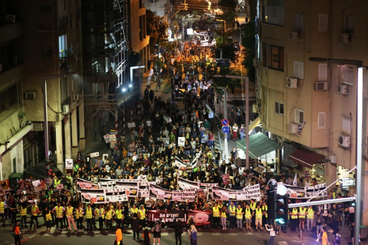 הפגנה נגד המשלוחים החיים. צילום: עדי אביקזר