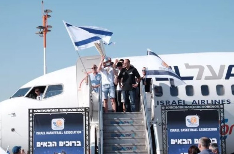 העתודה נוחתת, אתמול. צילום: ניר קידר