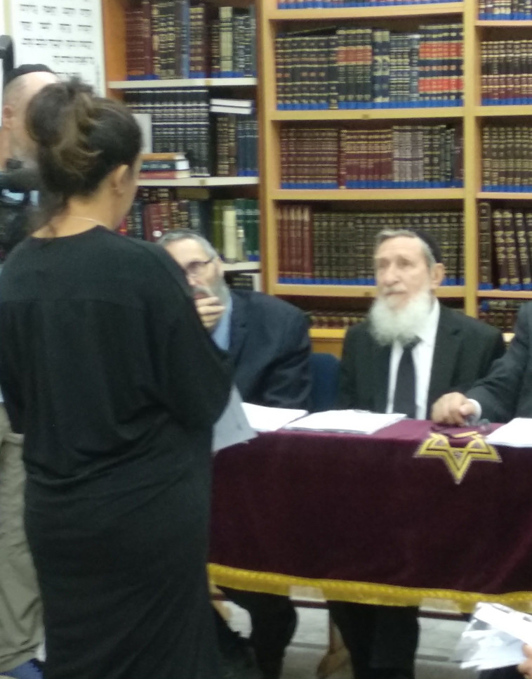 בן חיים מול בית הדין. צילום: בתיה כהנא דרור