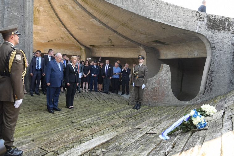 ריבלין במחנה יאסנוביץ בקרואטיה. צילום: עמוס בן גרשום, לע&quot;מ