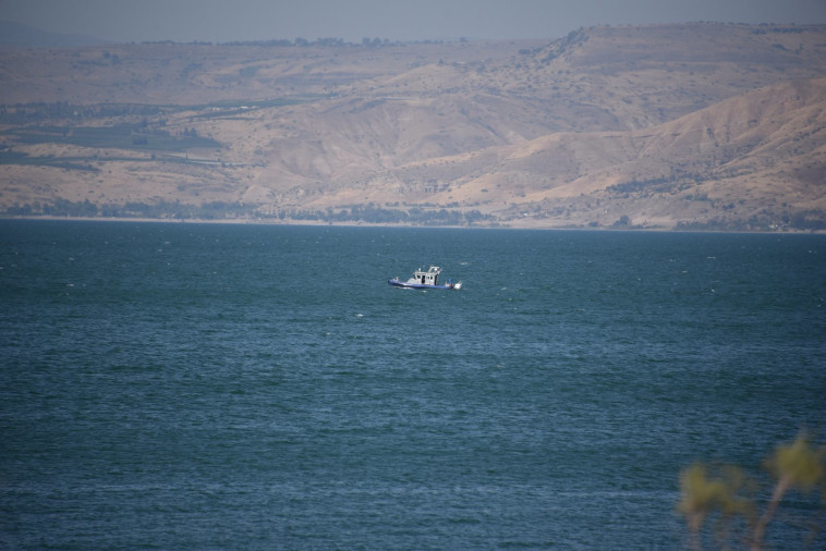 החיפושים אחרי הצעיר בכנרת. צילום: דוברות המשטרה