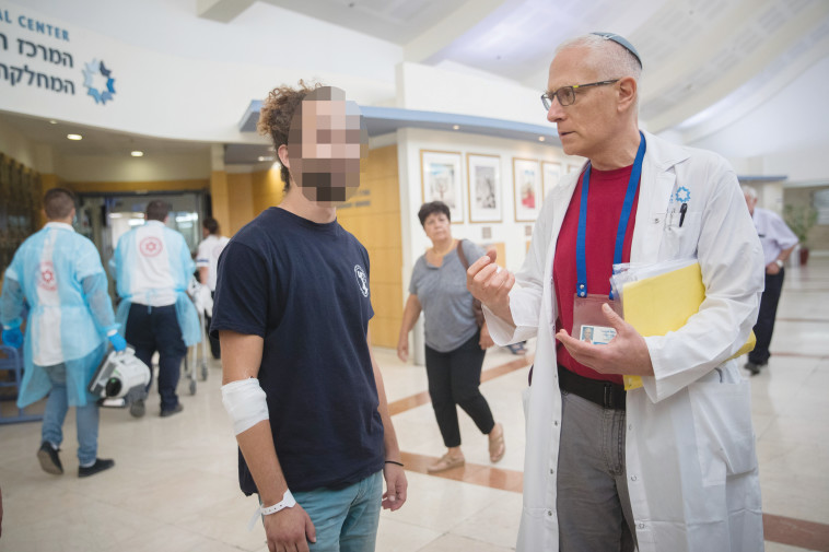 חולה עכברת בבית החולים. צילום: יונתן זינדל, פלאש 90