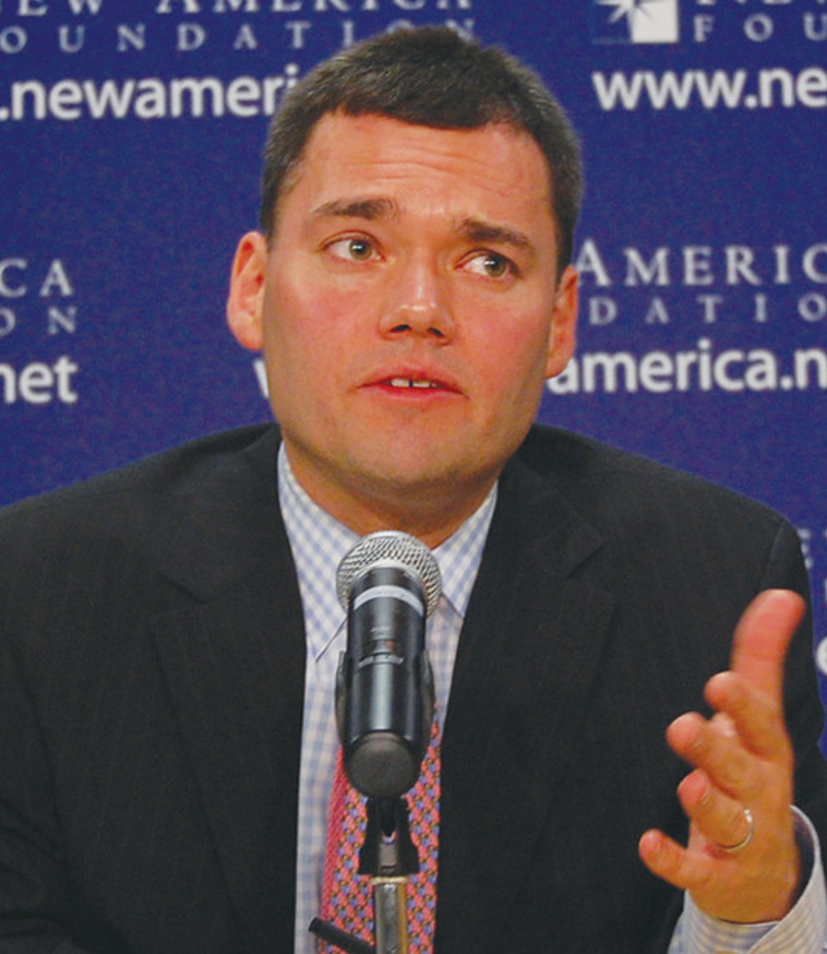 פיטר ביינארט. פעילים רדיקלים משמאל ומימין נמצאים תחת עינה הפקוחה של מערכת הביטחון. צילום: ויקיפדיה