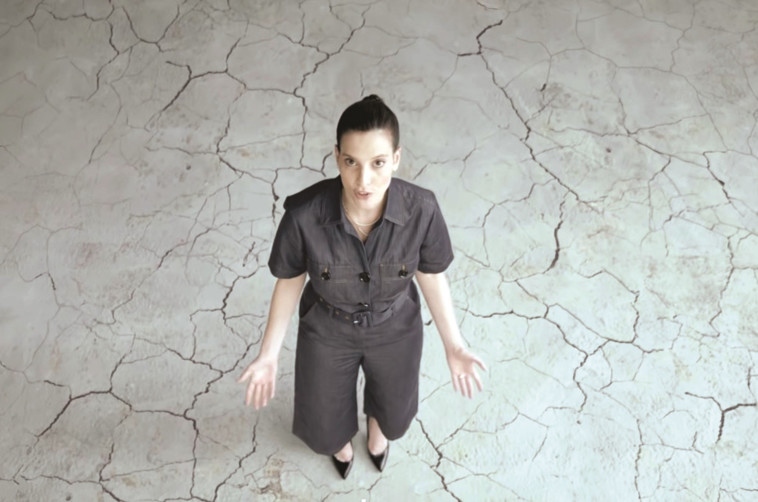 רננה רז בקמפיין החיסכון במים. צילום מסך