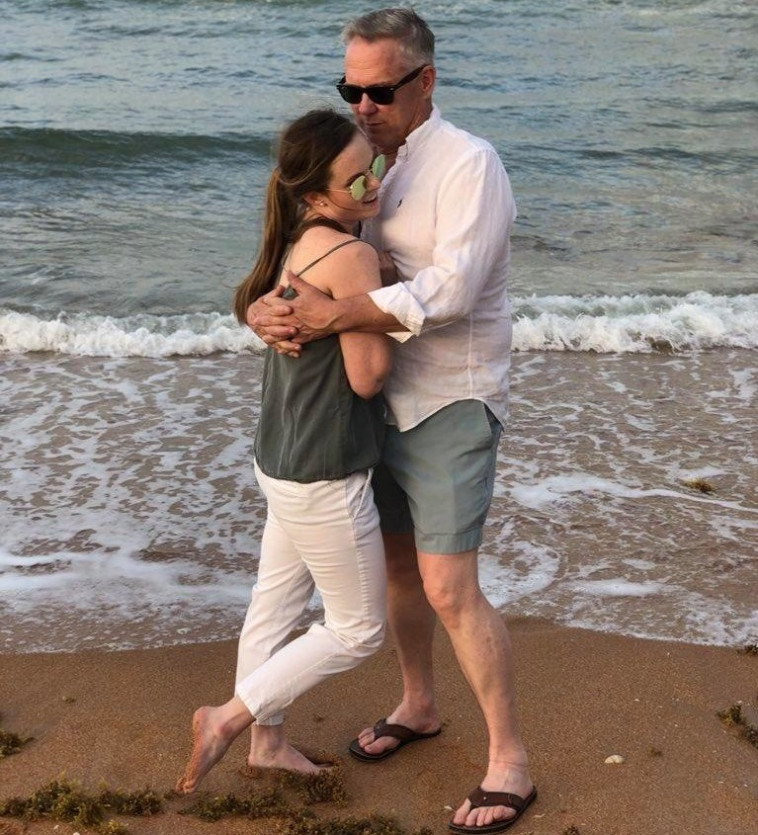 נפגשו, התאהבו והתחתנו. ואן וקורטני, דרך פייסבוק נפגשו, התאהבו והתחתנו. ואן וקורטני, דרך פייסבוק