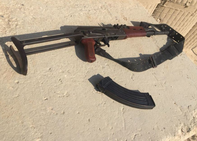 הקלצ'ניקוב שנמצא על המחבל. צילום: אתר צה&quot;ל