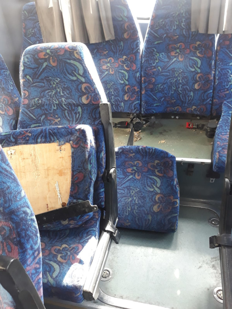 ליקויים שנמצאו ברכב הסעות. &quot;פוטנציאל קשה עד קטלני בהתרחשותה של תאונה&quot;. צילום: דוברות המשטרה