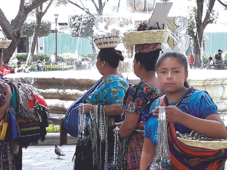 נשים בגואטמלה. צילום: אלבום פרטי 