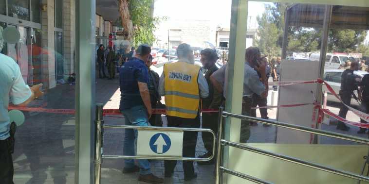 אזור הפיגוע. צילום: עמיחי בן דוד/TPS