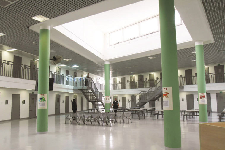 &ldquo;אנחנו מקפידים על גבולות&quot;. כלא אלה. צילום: יוסי אלוני 