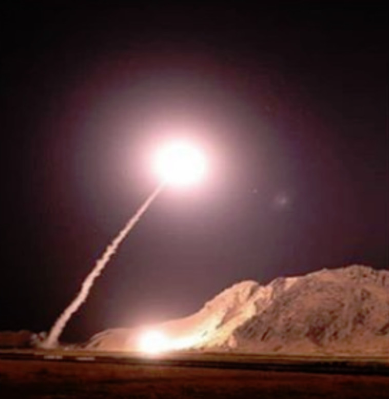  שיגור הטילים האיראנים לעבר סוריה. צילום: רשתות ערביות