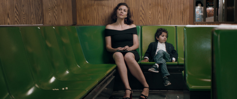 מגי ג'ילנהול ב&quot;הגננת&quot;. צילום: באדיבות בתי קולנוע לב