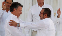 נשיא קולומביה חואן סנטוס וראש ה-FARC רודריגו לונדונו 