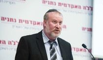 אביחי מנדלבליט