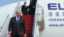 נתניהו עולה על מטוס