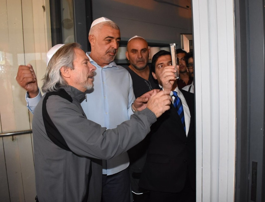 מרדכי חסידים, אורן יצחקי ולאון קופלר (צילום: אביב חופי)