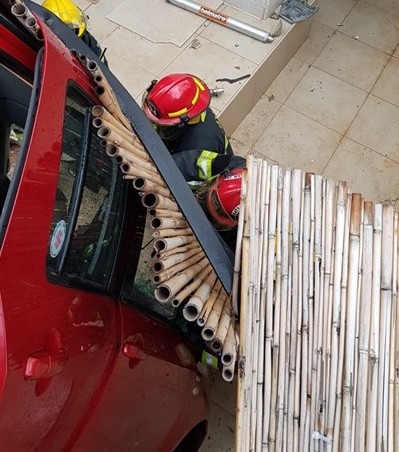 הרכב ש&quot;התרסק&quot;. צילום: דוברות כבאות והצלה